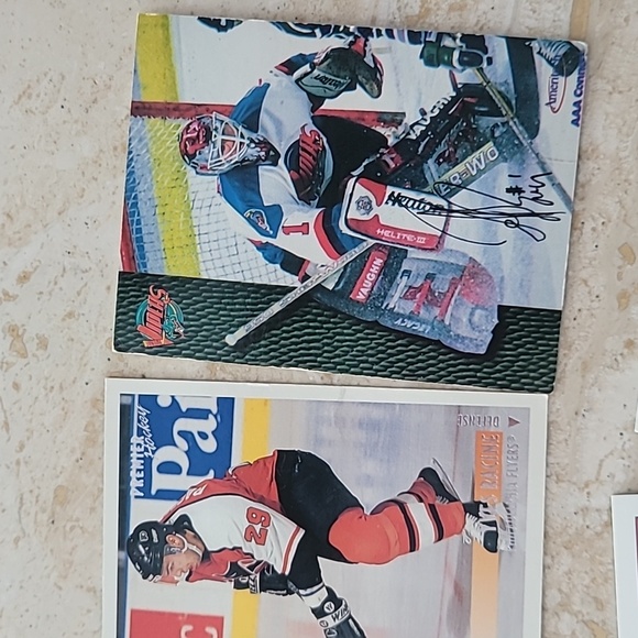 1990s Hockey Cards - Picture 2 of 16